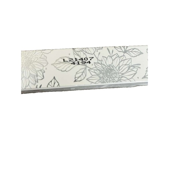 New Crabtree & Evelyn Hand Therapy Cream Set – Rosewater, Lavender, Lily, Pear - Picture 3 of 3